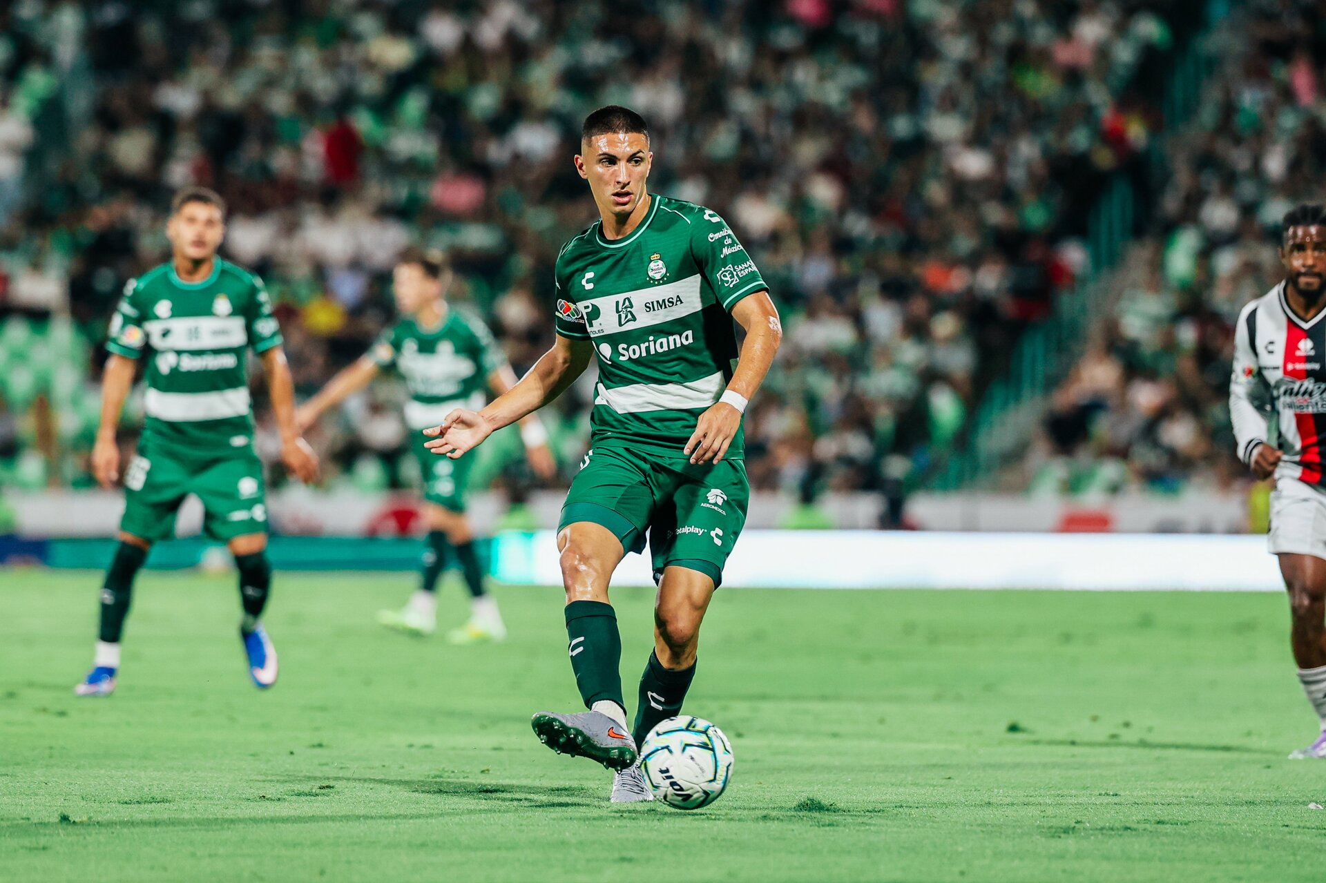 La victoria sigue sin llegar; Santos cae ante Atlas en su debut en el Corona