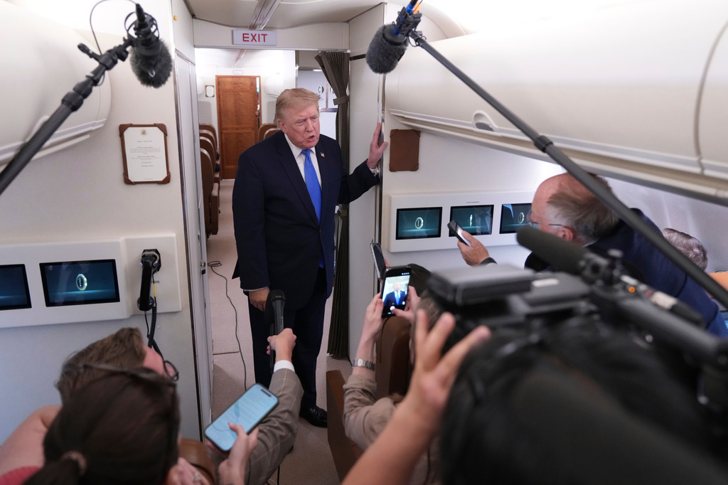 Trump prevé que las conversaciones con Irán se reanuden este lunes