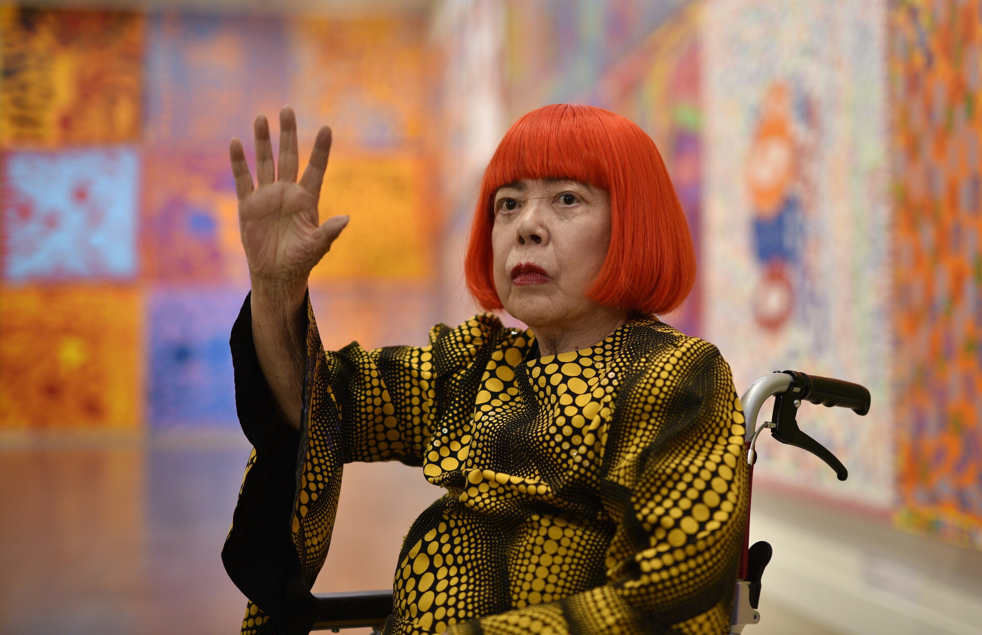 Murió Yayoi Kusama, la artista de los lunares, a los 97 años