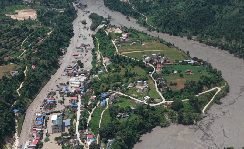 Nepal eleva a 469 los muertos por la inmensa riada del miércoles