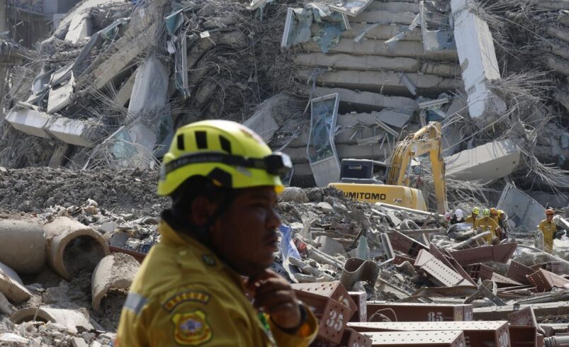 Al menos 132 muertos y 570 heridos por el terremoto de magnitud 7.4 en Colombia