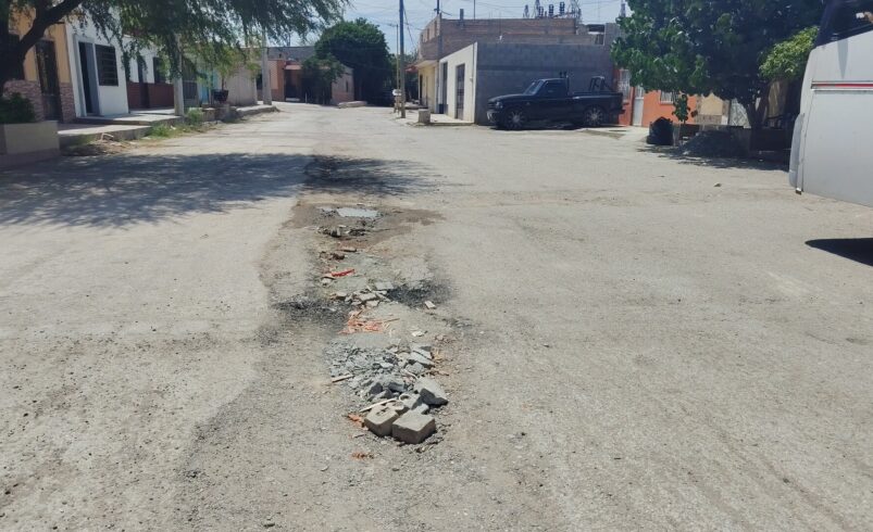 Vecinos denuncian calles destrozadas en Matamoros: ‘Ni modo que no se den cuenta’