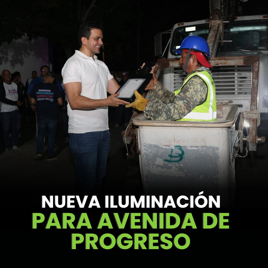 #Viral | El Ayuntamiento de Progreso inició la rehabilitación del alumbrado público en la avenida de la calle 33 que llega a Brisas, con la instalación de 64 postes metálicos y 144 luminarias LED de 100 watts.