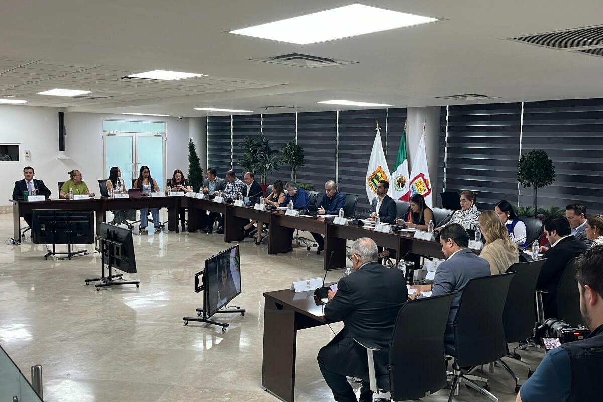 Prohíben doble remolque y restringen camiones pesados en el Periférico de Torreón