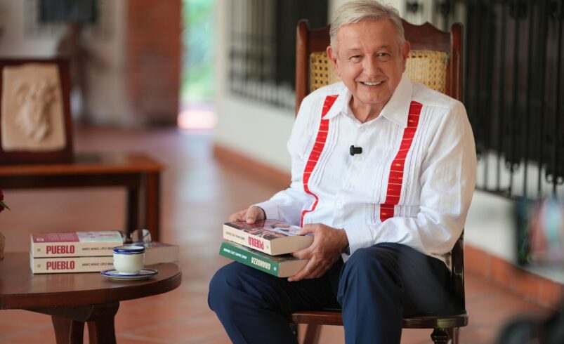 AMLO reaparece desde Palenque, Chiapas; presenta su nuevo libro ‘Pueblo’