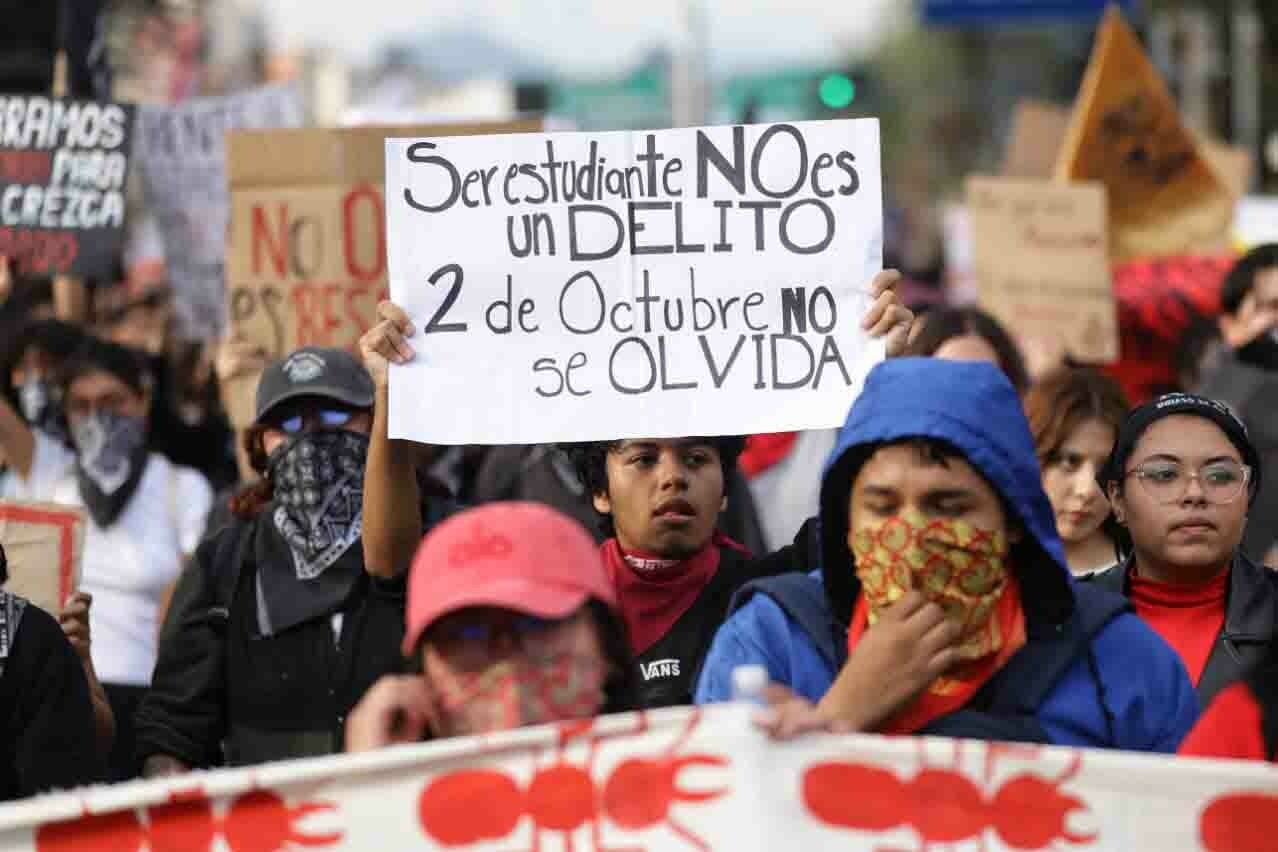 Marcha del 2 de octubre reúne a 8 mil personas en CDMX; reportan 18 lesionados