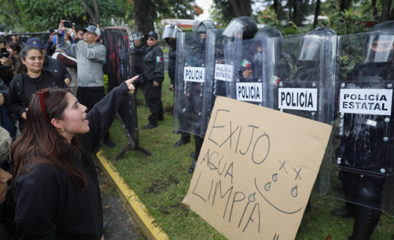 Fiscalía de Jalisco libera a 32 de 39 detenidos tras protesta por agua contaminada en Guadalajara
