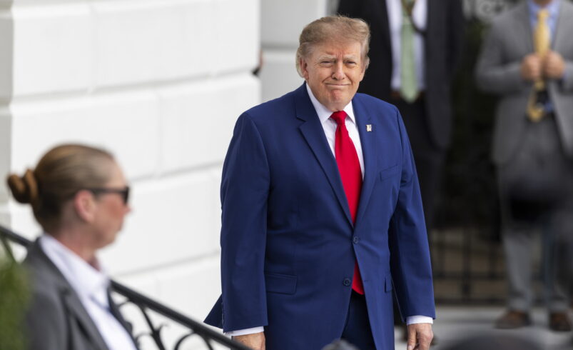 Trump suspende temporalmente parte de las sanciones contra Rusia por “interés nacional”